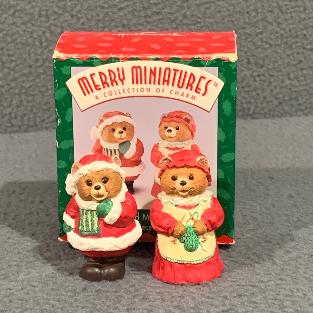 VTG 1995 Hallmark Merry Miniatures Christmas Bear Figurines Set of 2 with Box‎
